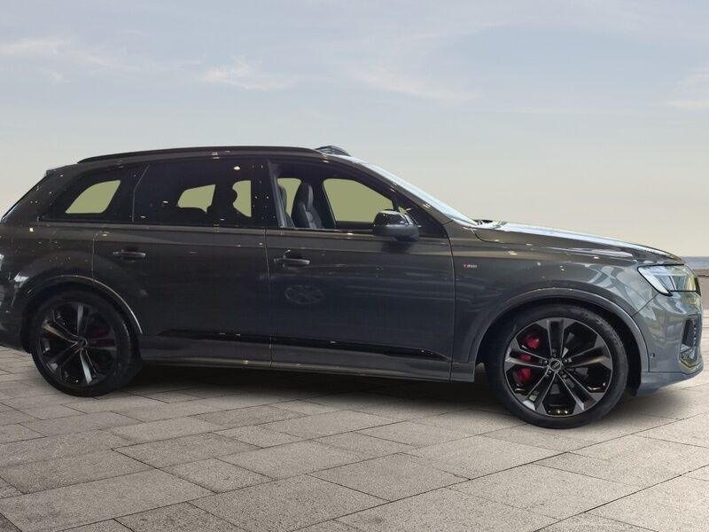 More views of Audi Q7
