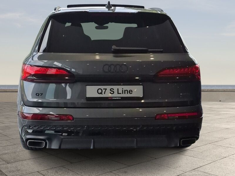 More views of Audi Q7