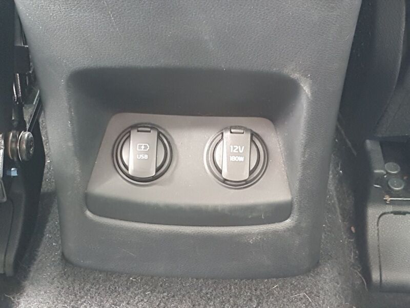 More views of Kia Sportage