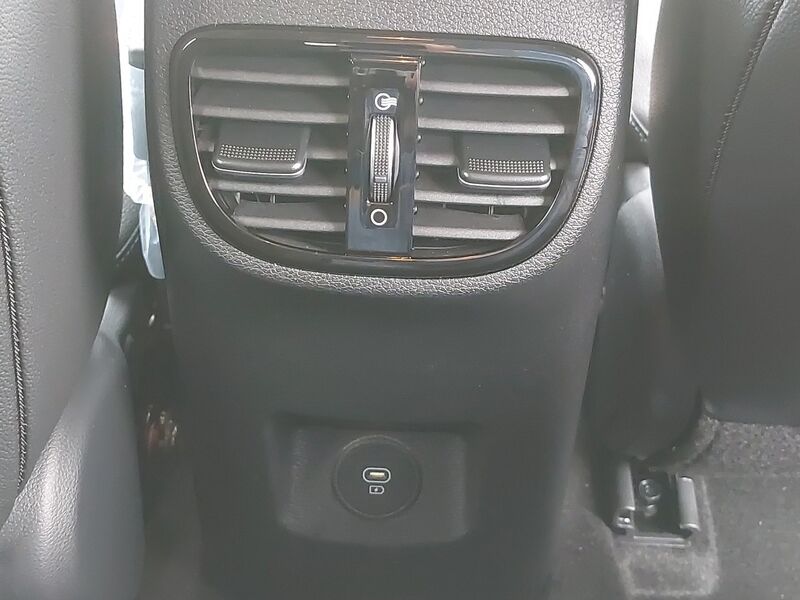 More views of Kia XCeed