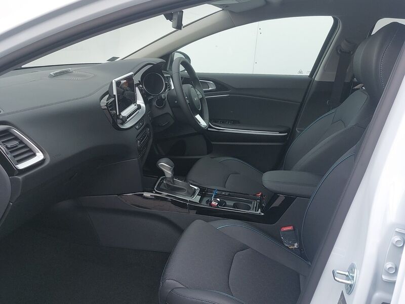 More views of Kia XCeed