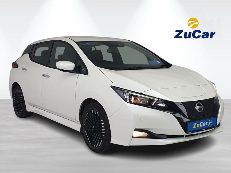 More views of Nissan Leaf