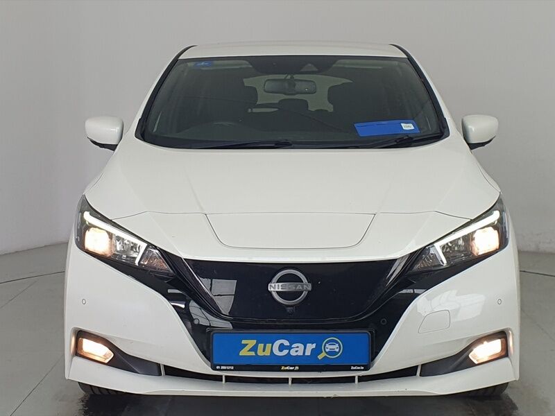 More views of Nissan Leaf
