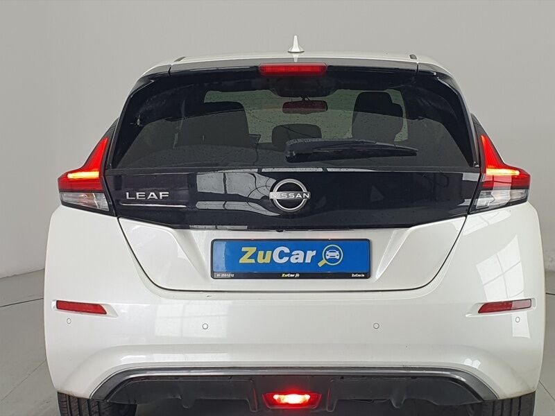 More views of Nissan Leaf