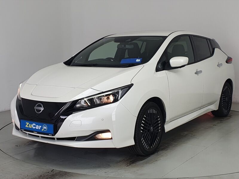 More views of Nissan Leaf