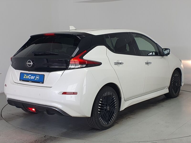 More views of Nissan Leaf
