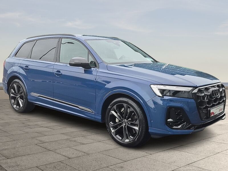 More views of Audi Q7
