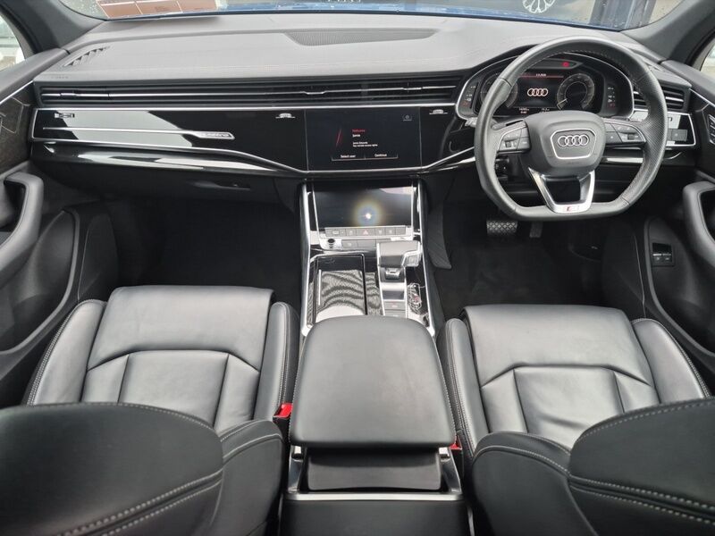 More views of Audi Q7