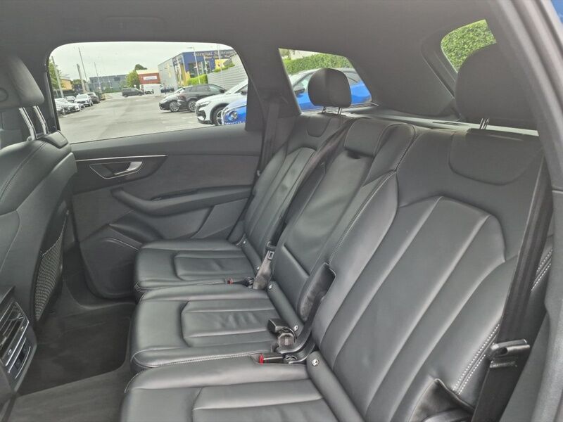 More views of Audi Q7