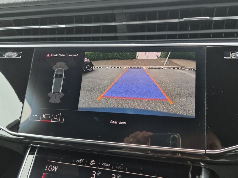 More views of Audi Q7
