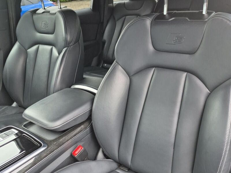 More views of Audi Q7