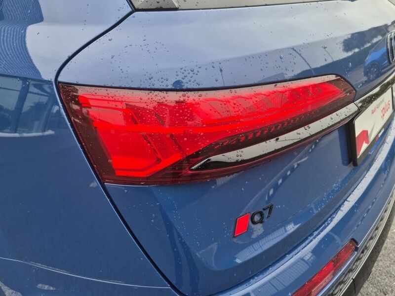 More views of Audi Q7