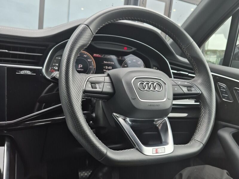 More views of Audi Q7