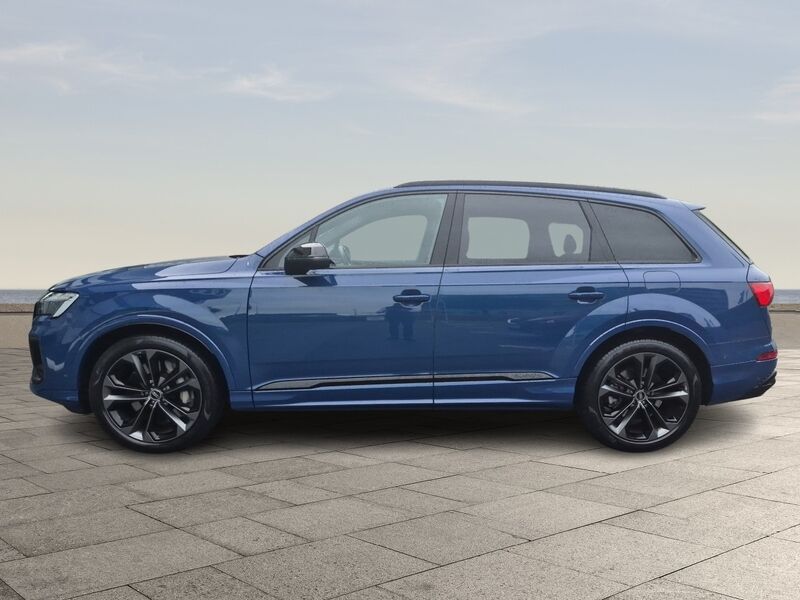 More views of Audi Q7