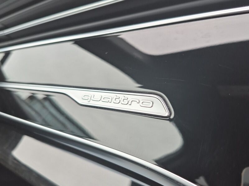 More views of Audi Q7