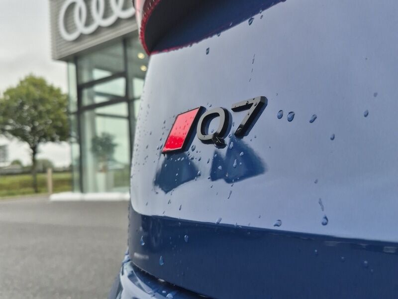 More views of Audi Q7