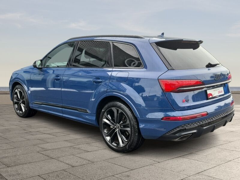 More views of Audi Q7