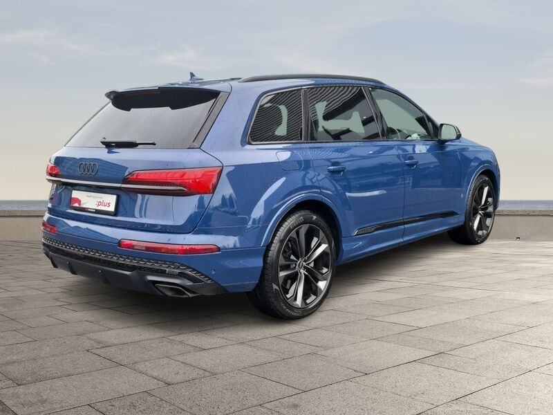 More views of Audi Q7
