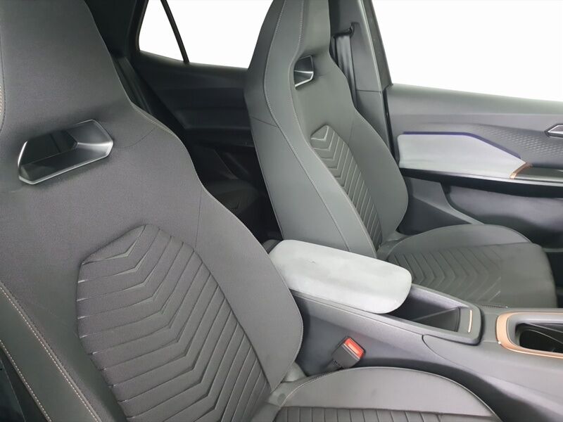 More views of Cupra Born