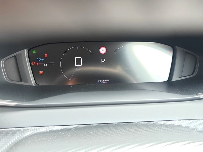 More views of Peugeot 208