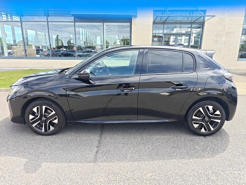 More views of Peugeot 208