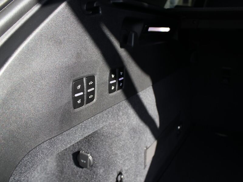 More views of Porsche Cayenne