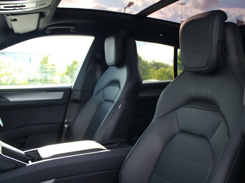 More views of Porsche Cayenne