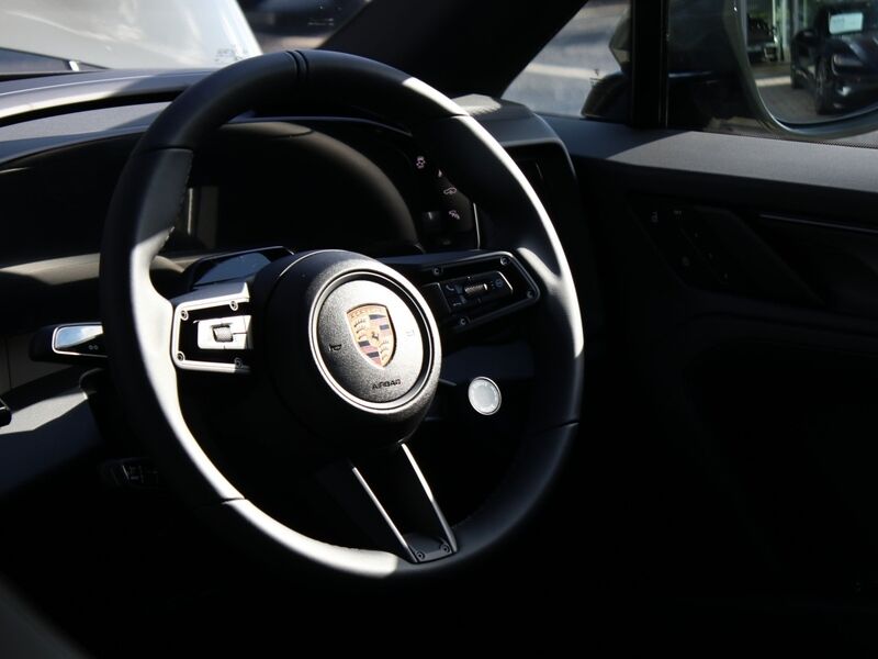 More views of Porsche Cayenne