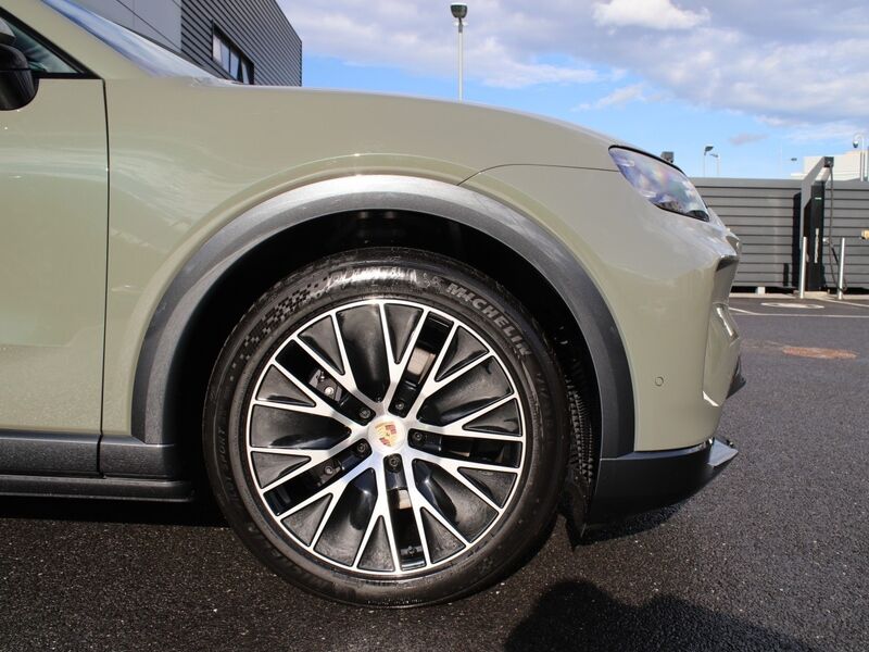 More views of Porsche Cayenne