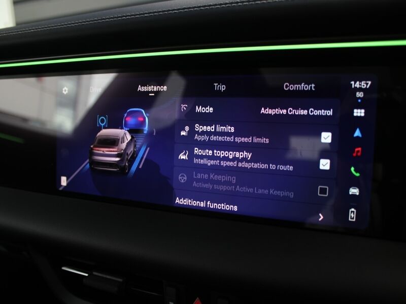 More views of Porsche Macan