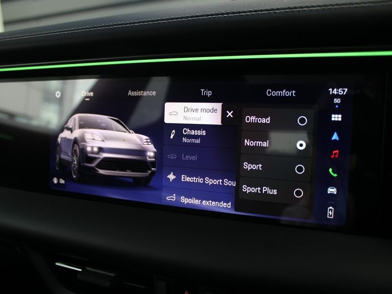 More views of Porsche Macan