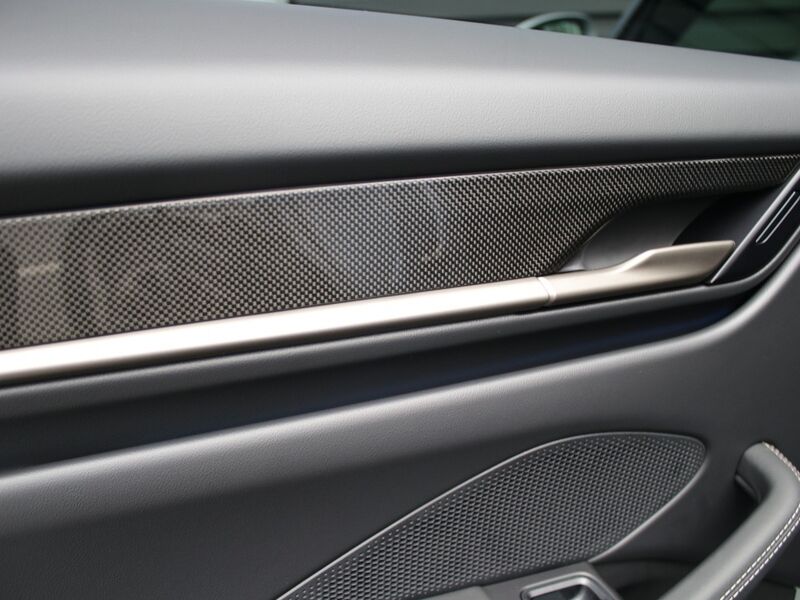 More views of Porsche Macan