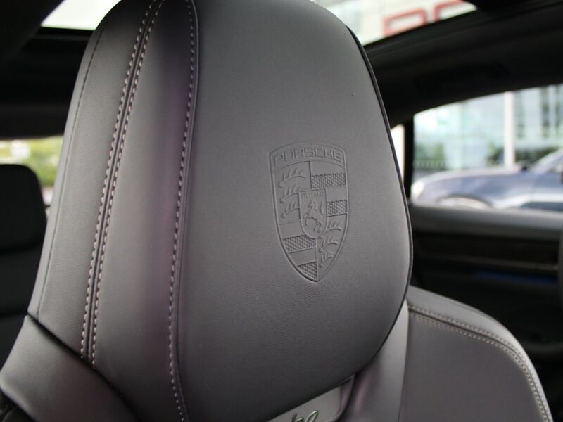 More views of Porsche Macan