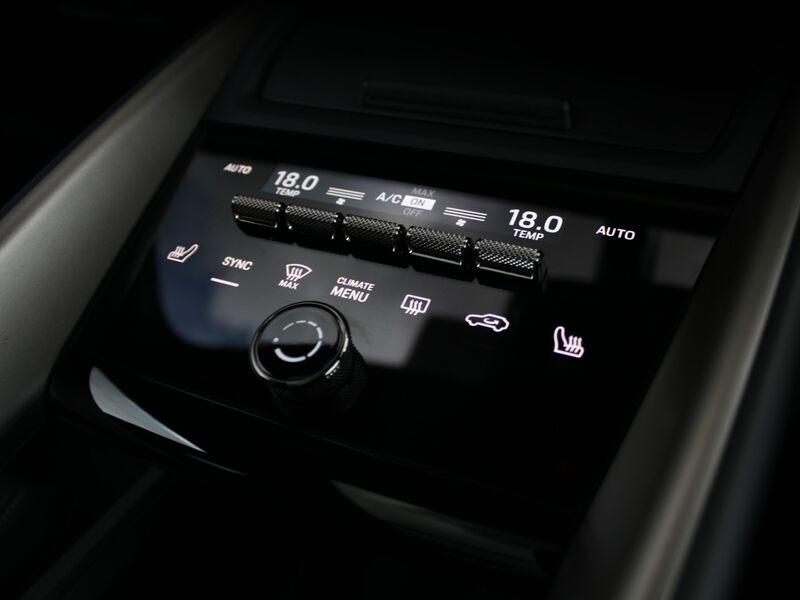 More views of Porsche Macan