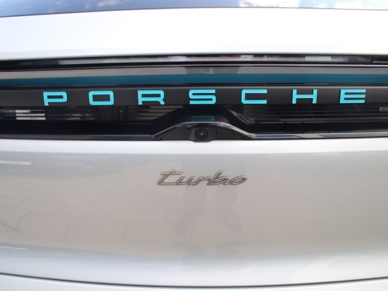 More views of Porsche Macan