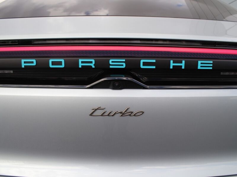 More views of Porsche Macan