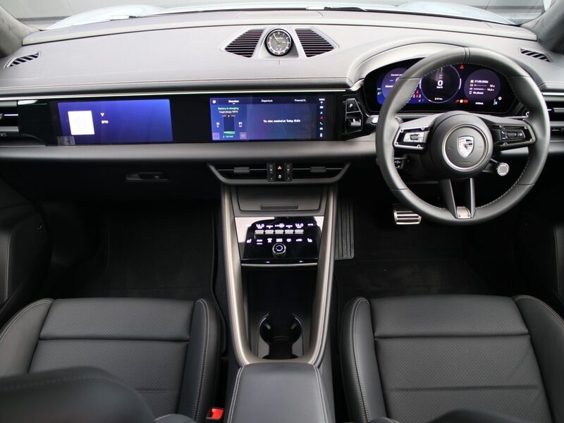 More views of Porsche Macan