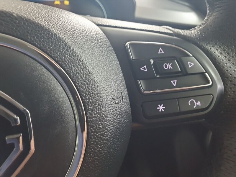 More views of MG MG5