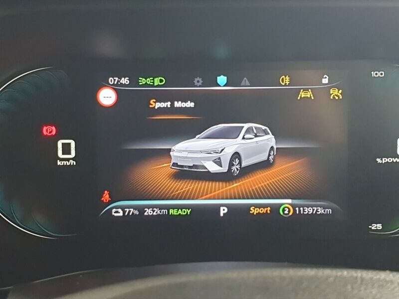 More views of MG MG5