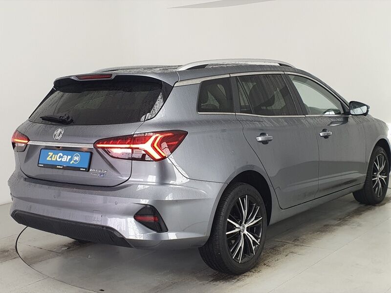 More views of MG MG5