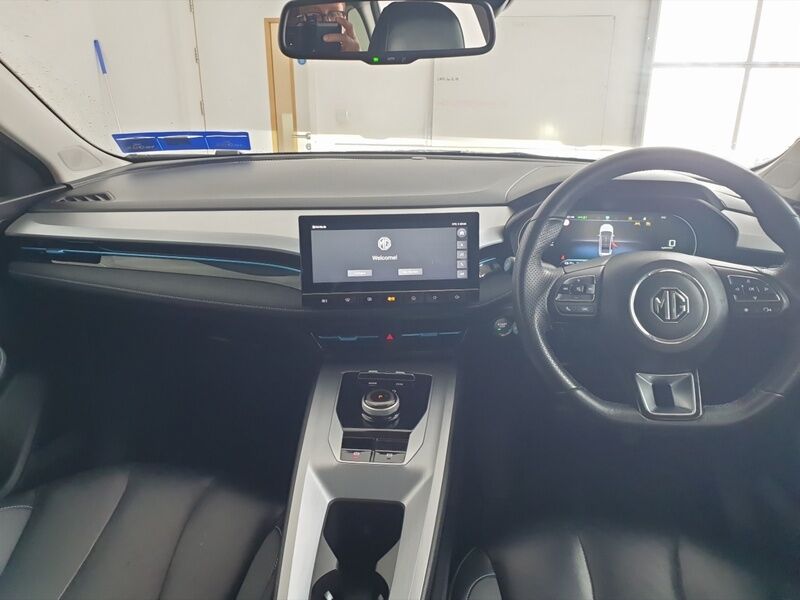 More views of MG MG5