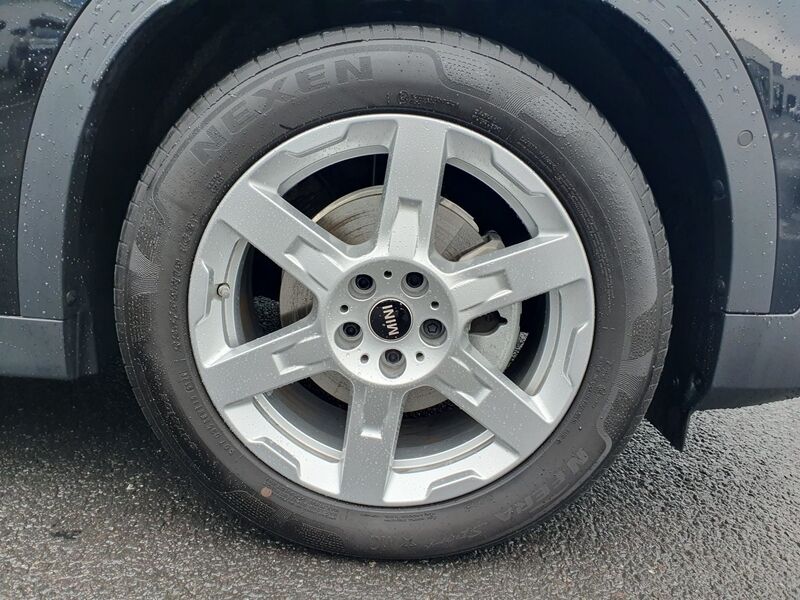 More views of Mini Countryman
