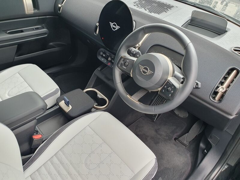 More views of Mini Countryman
