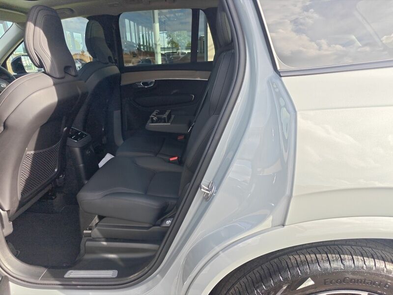 More views of Volvo XC90