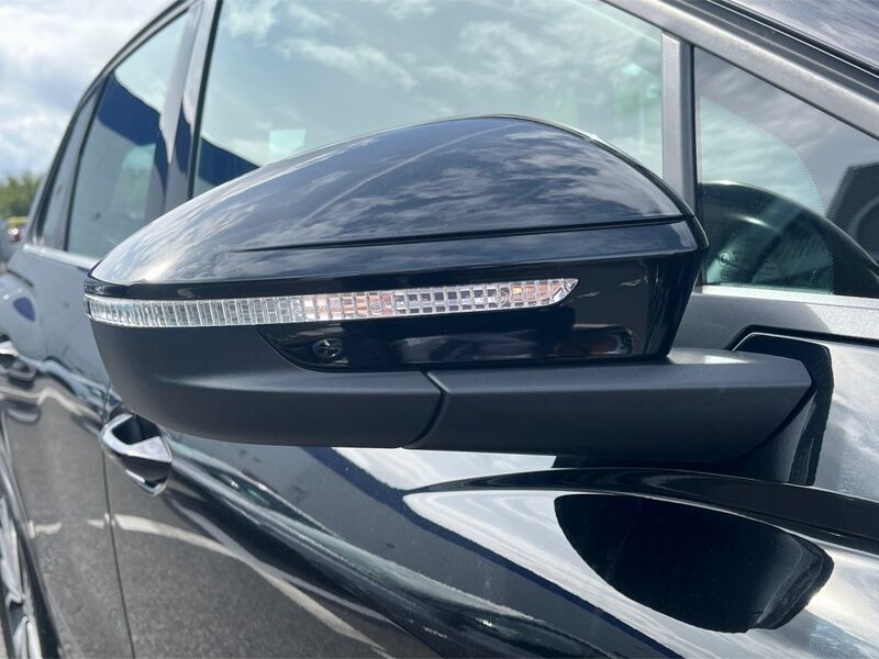 More views of Audi Q4 e-tron