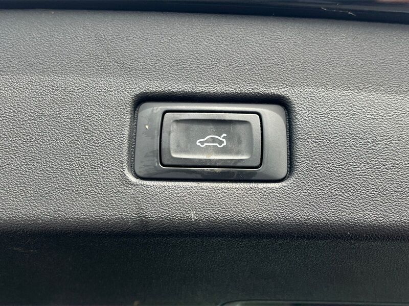 More views of Audi Q4 e-tron