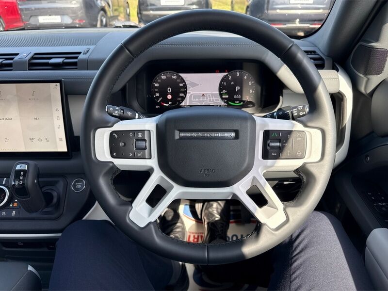 More views of Land Rover Defender