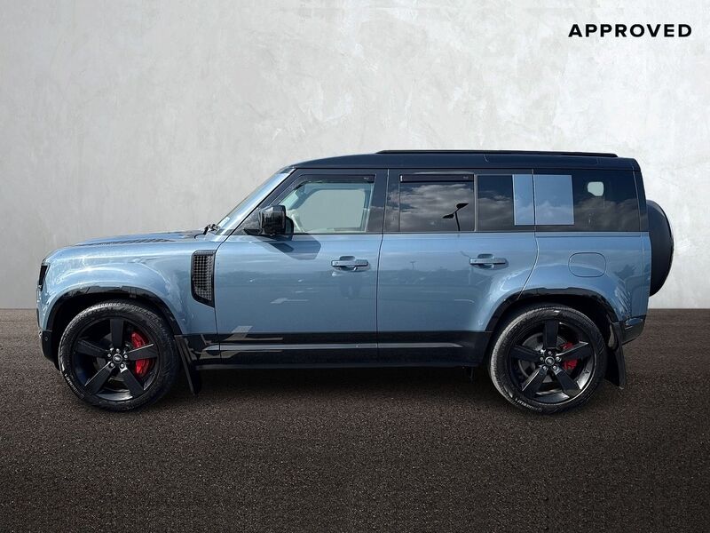 More views of Land Rover Defender