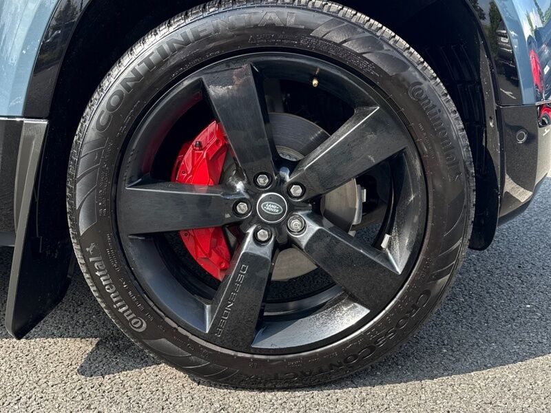 More views of Land Rover Defender