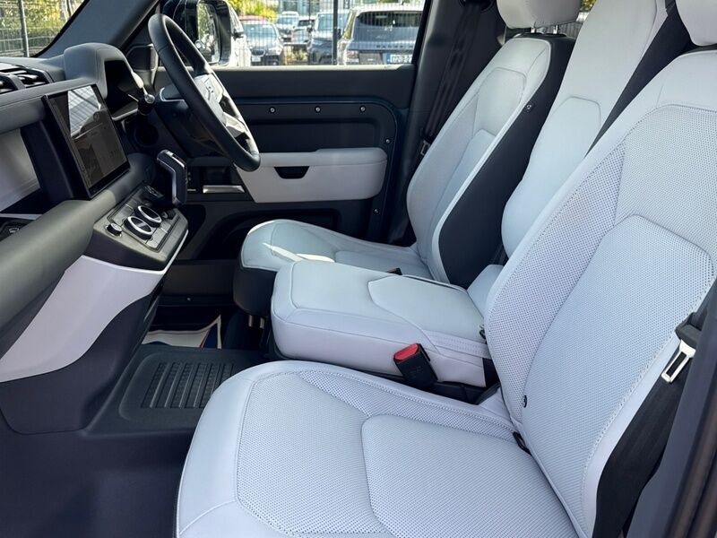More views of Land Rover Defender